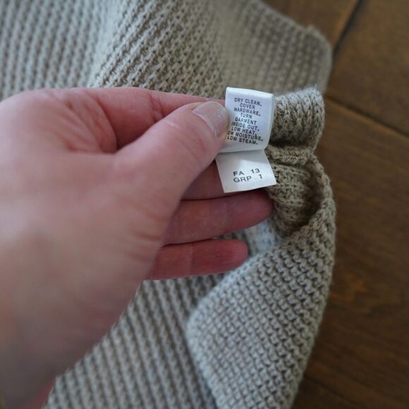 Long‎ St. John 100% Wool Sweater with Hidden Full zip SZ XL Quiet Luxury - Picture 6 of 6